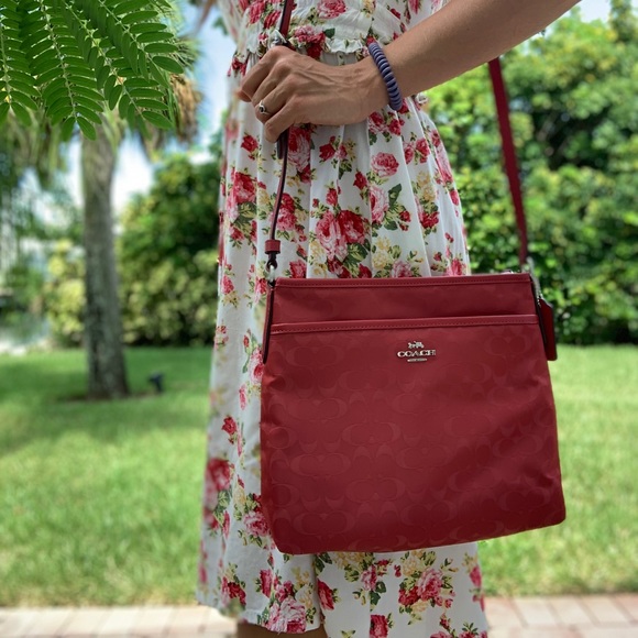 Coach Handbags - 🔥SALE🔥COACH CROSSBODY